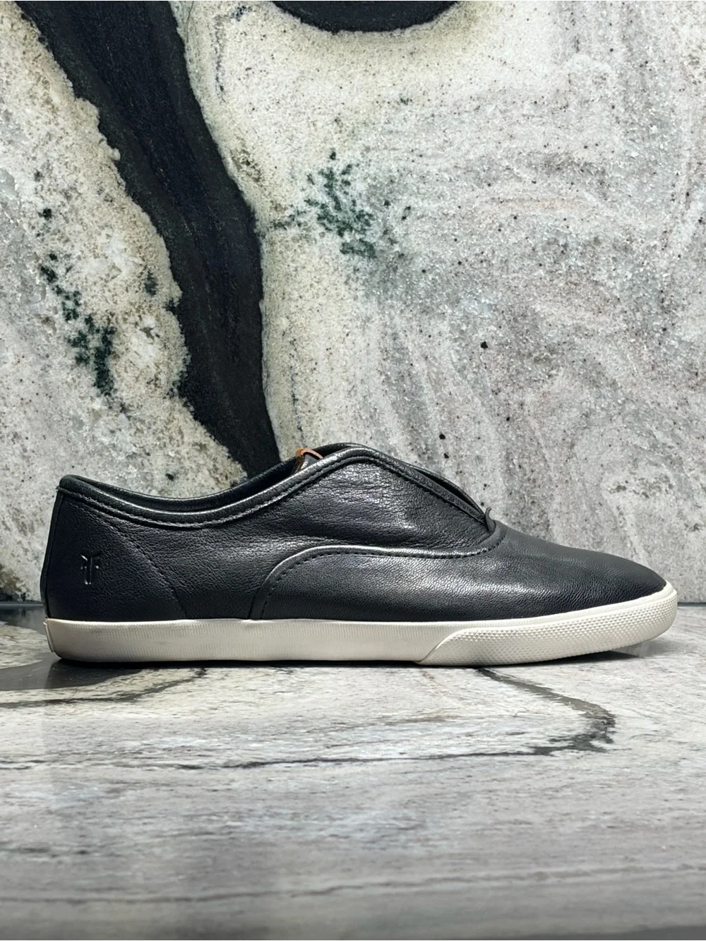 Frye Women’s 7.5 Black Leather Slip-On Sneakers Loafers White Sole